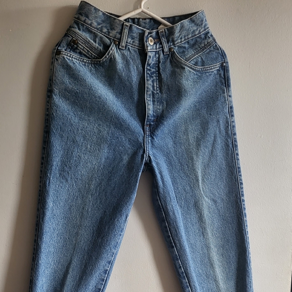 Women's Jean Levi's 900 series